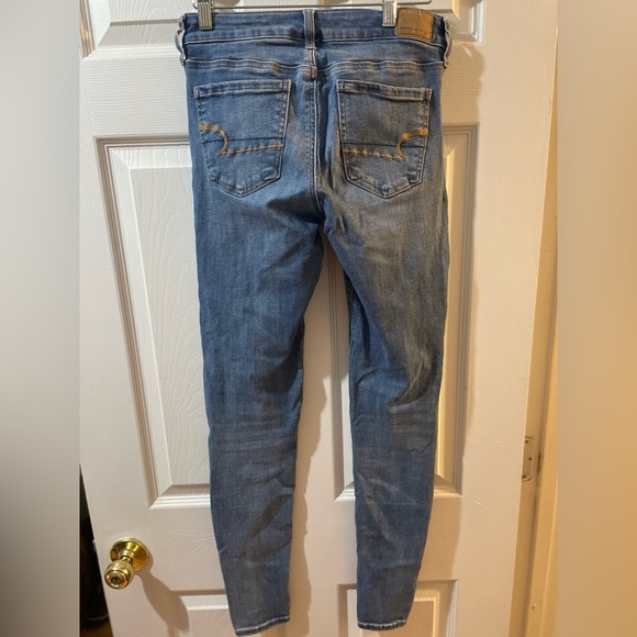 American Eagle, EUC Light Wash Jeans Size 2 - Picture 6 of 6